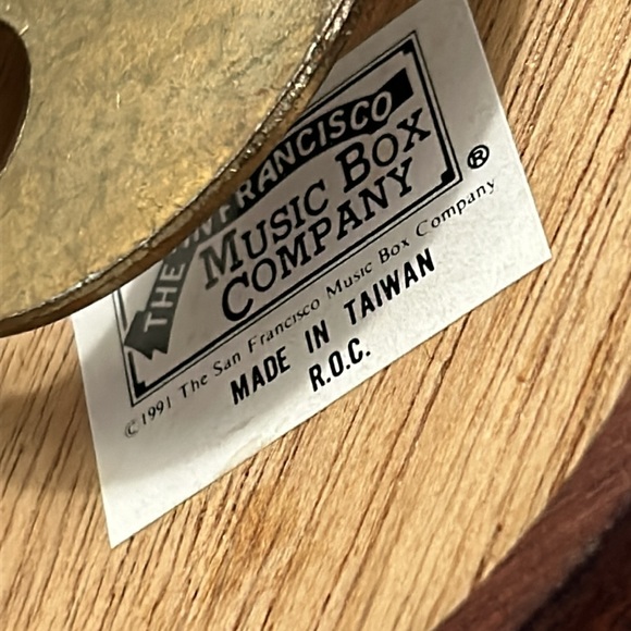 🖤1991 San Francisco Music Box Company Carousel Horse Musical Figurine - Picture 9 of 10